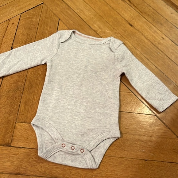 NWOT Size 3-6M Cloud Island Onesie - Picture 1 of 3